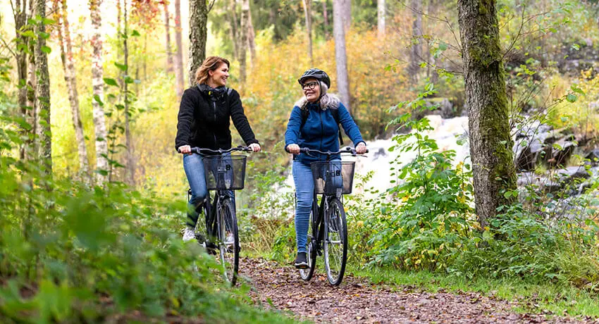Cyklister i skogen i Halmstad