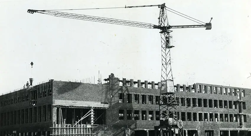 Lifting crane that builds Halmstads Teater